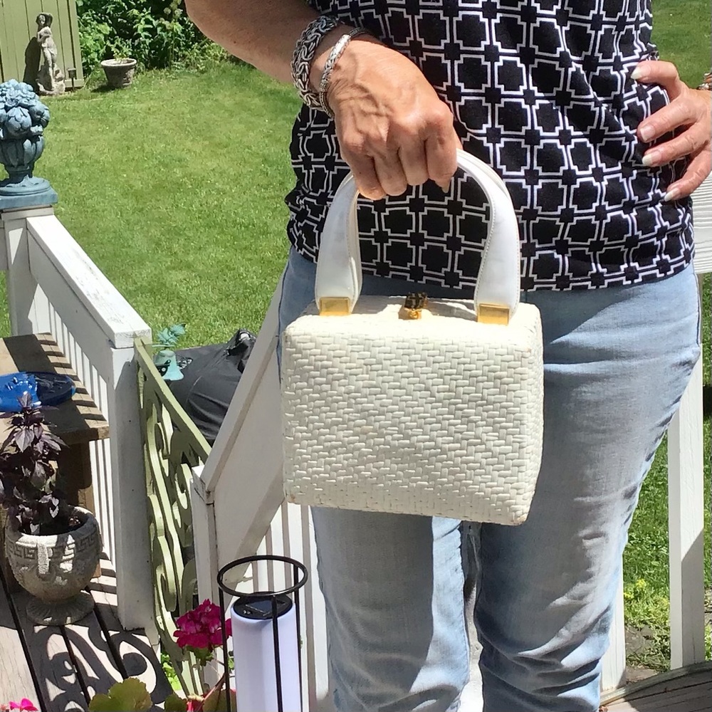 Vintage Koret White Wicker\Basket Purse - Picture 7 of 11